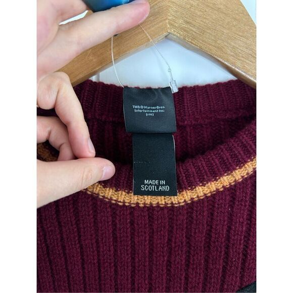 NWT Harry Potter Replica Costume Lambswool Gryffindor Sweater Scotland XS - Picture 4 of 12